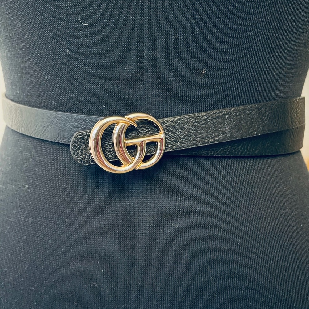 Black Faux leather metal ring buckle skinny belt - Picture 3 of 5